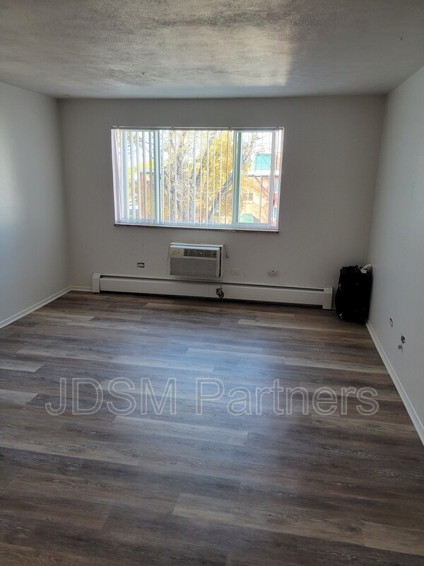 Foto del edificio - 2187 S Depew St