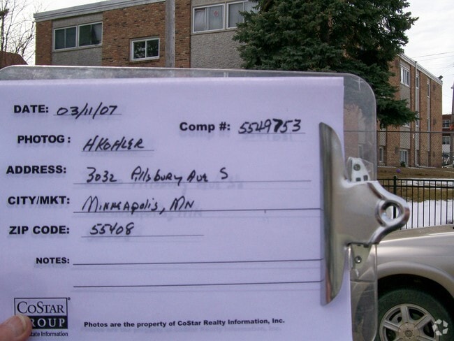 Building Photo - 3032 Pillsbury Ave S
