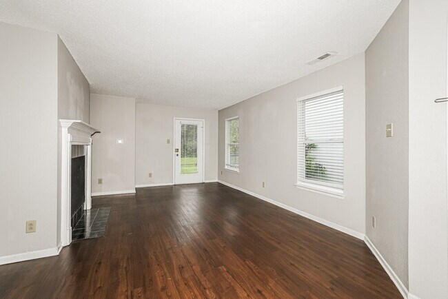 Foto del edificio - 3015 Redland Ln