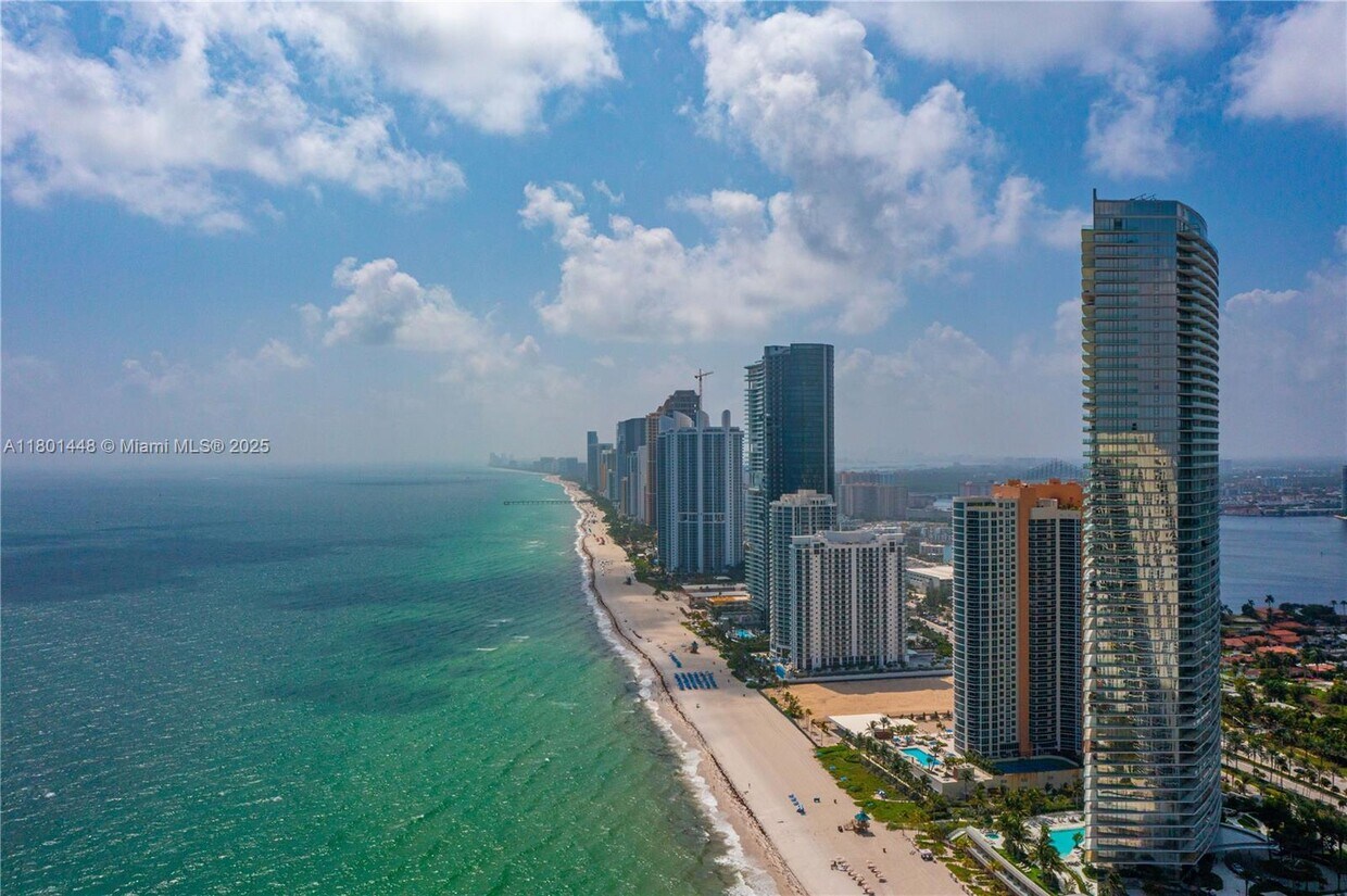 Primary Photo - 18975 Collins Ave