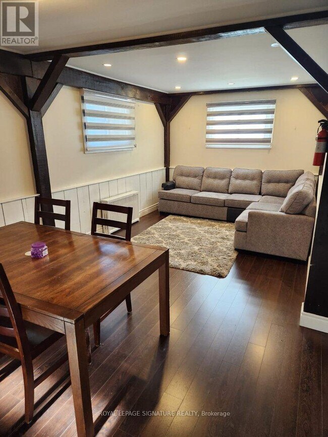 Photo du bâtiment - 119 Main St S