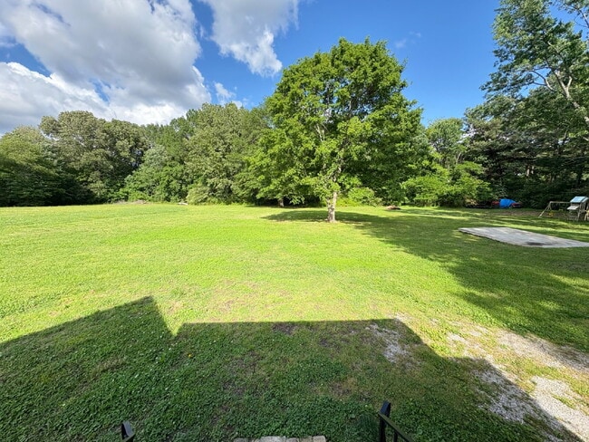 Building Photo - "Charming 2-Bed Retreat in Sharon, TN – Co...