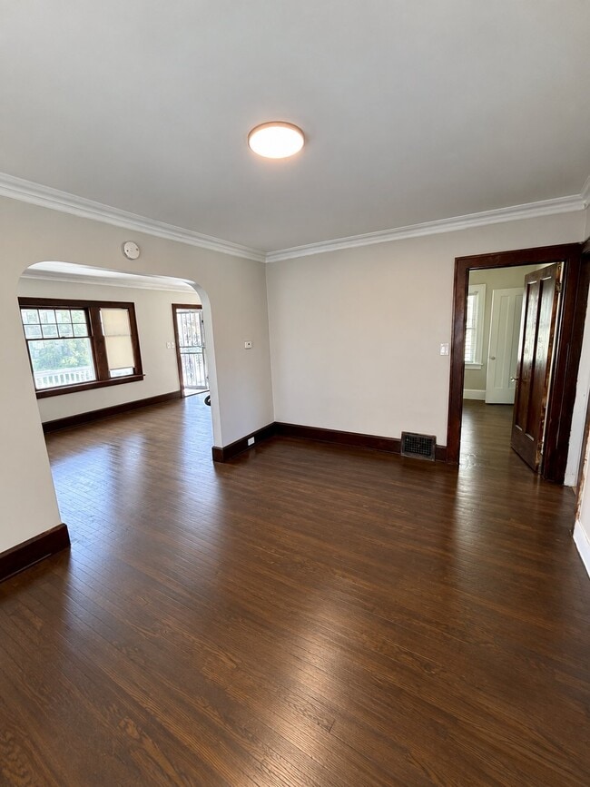 Building Photo - 13311 S Parkway Dr