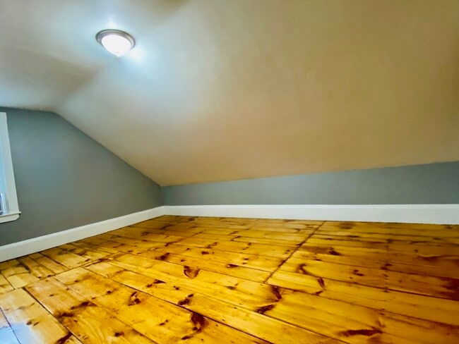 Building Photo - 18 Montvale Ave