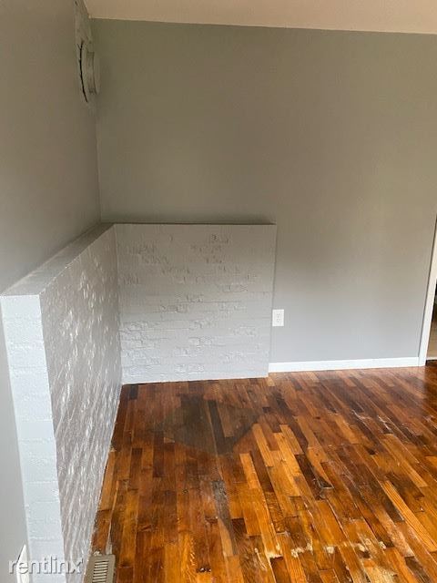 Building Photo - 3 br, 2 bath House - 1811 S 5 Mile Rd