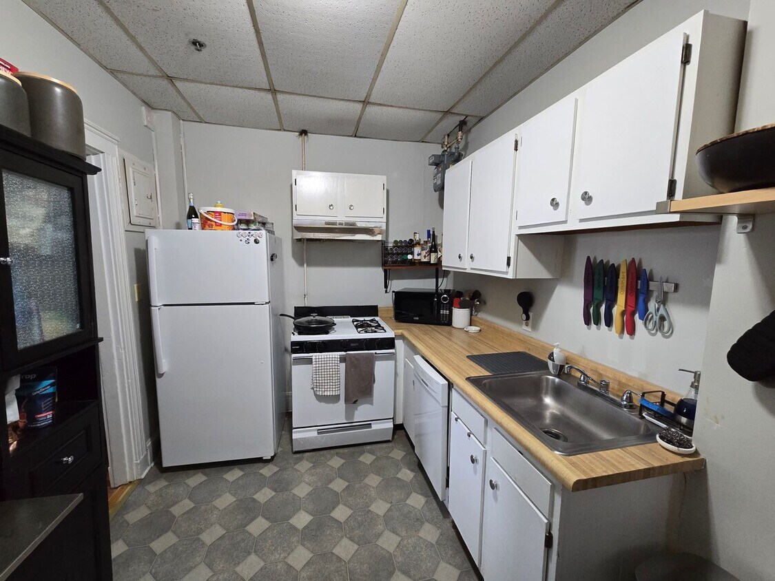 Primary Photo - Close to T - Pet Friendly - On site laundry