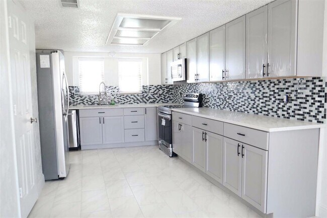 Foto del edificio - 8614 Merritt Rd