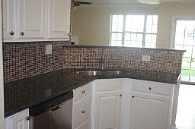 Foto del edificio - 81 Taft Ln