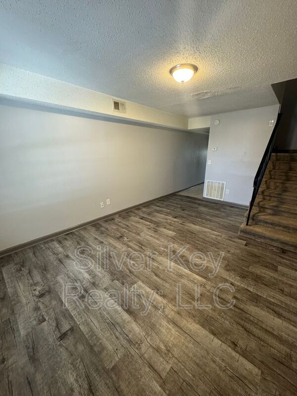 Building Photo - 1426 Niles Ferry Rd