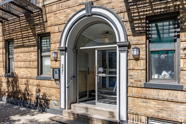 Entrance - 221 E 76th St