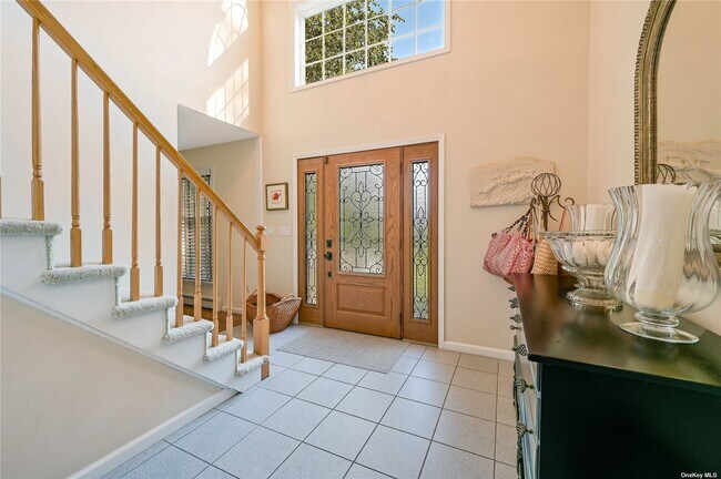 Building Photo - 215 Kouros Rd