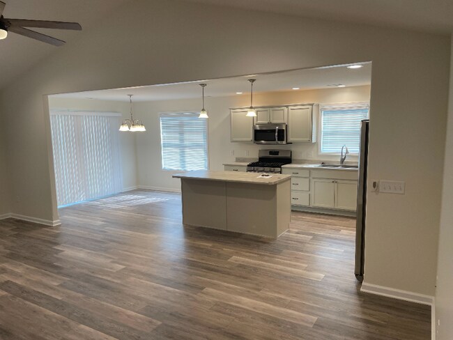Foto del edificio - 2028 Buell Dr