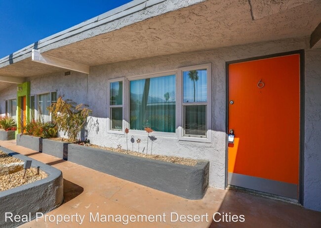 Building Photo - 1830 E Racquet Club Rd