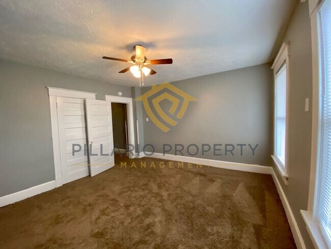 Foto del edificio - 4114- 4116 E Washington St