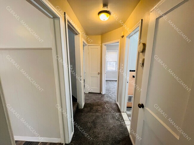 Foto del edificio - 18323 Shaftsbury Ave