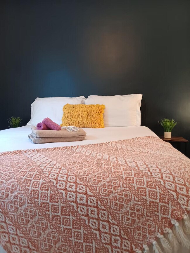 Building Photo - 88 Wesleyan Ave