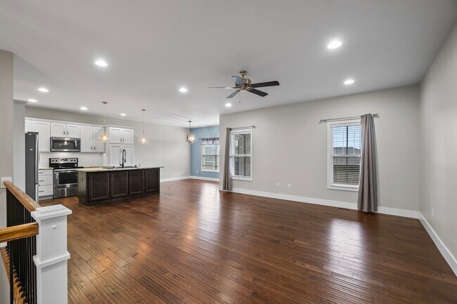Building Photo - 145 Summerfield Way