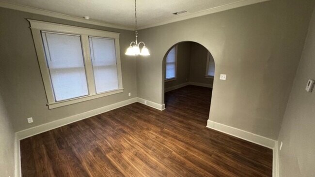 Foto del edificio - 1244 Englewood St