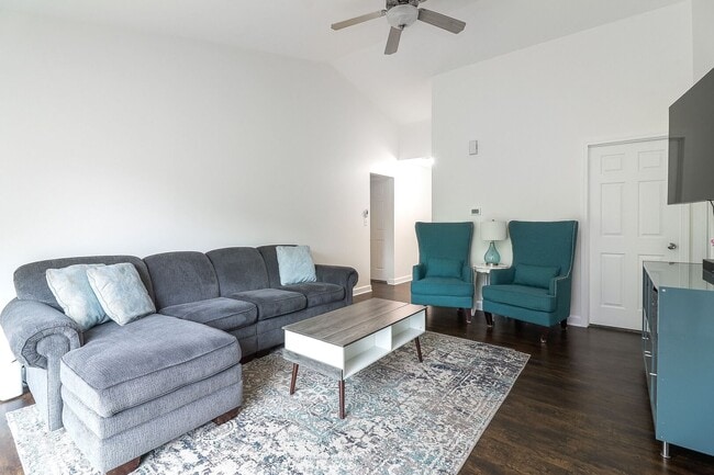 Foto del edificio - 2280 Bannister Ln