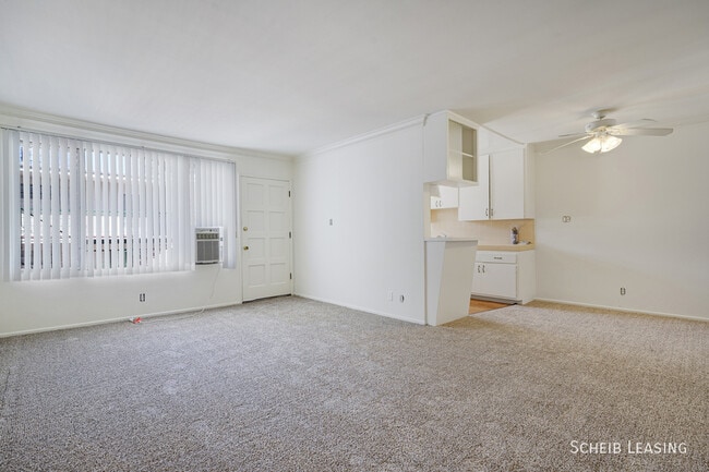 Building Photo - 426 Rexford Dr