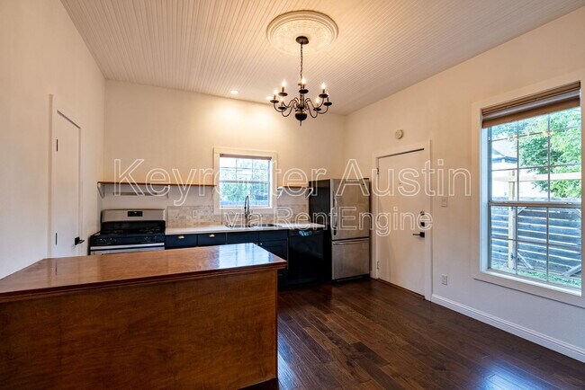 Foto del edificio - 1801 E 13th St