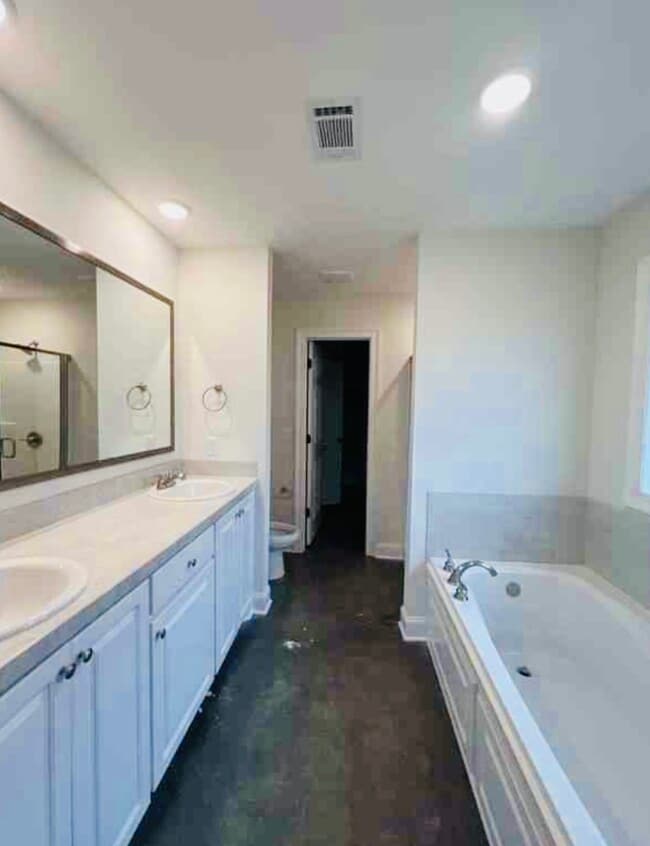 Building Photo - 234 Hemingway Cir