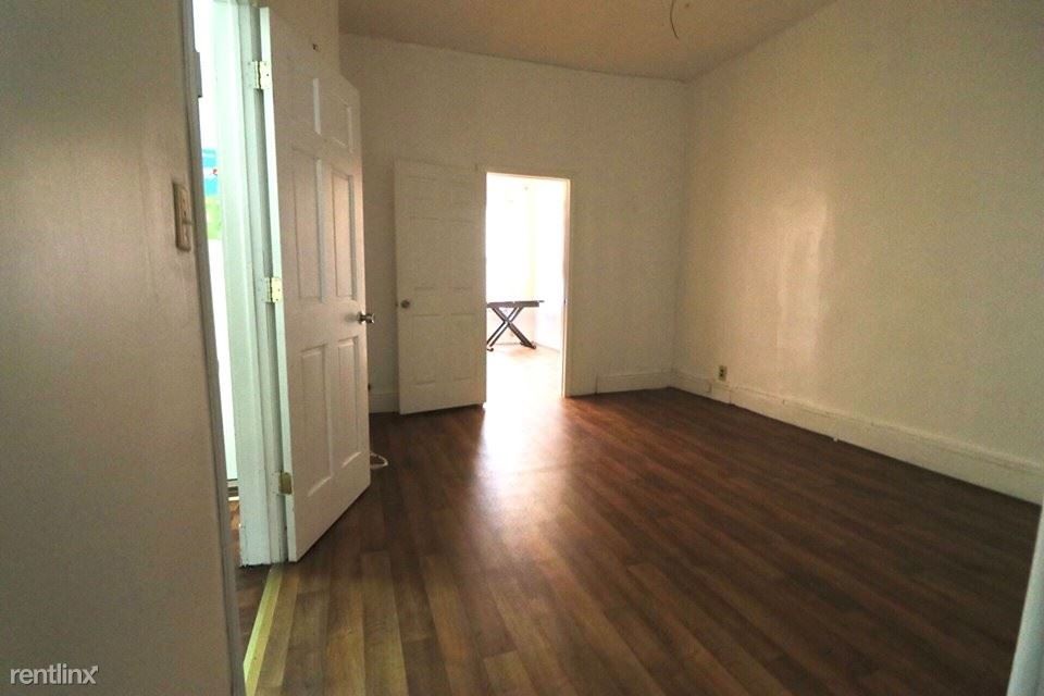 Primary Photo - 3 br, 1 bath Apartment - 1244 Madison St