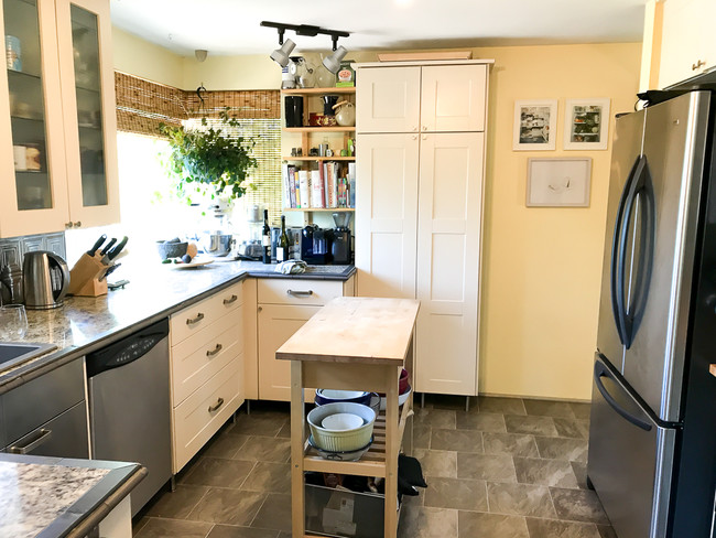 Spacious kitchen with view - 4326 3rd Ave NW