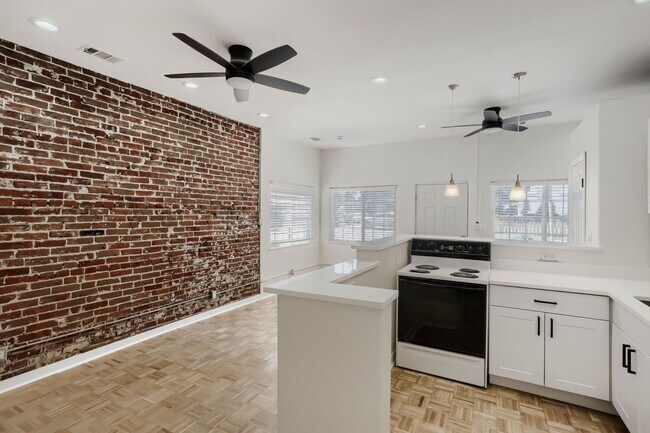 Foto del edificio - 4105-4111 Utica Street