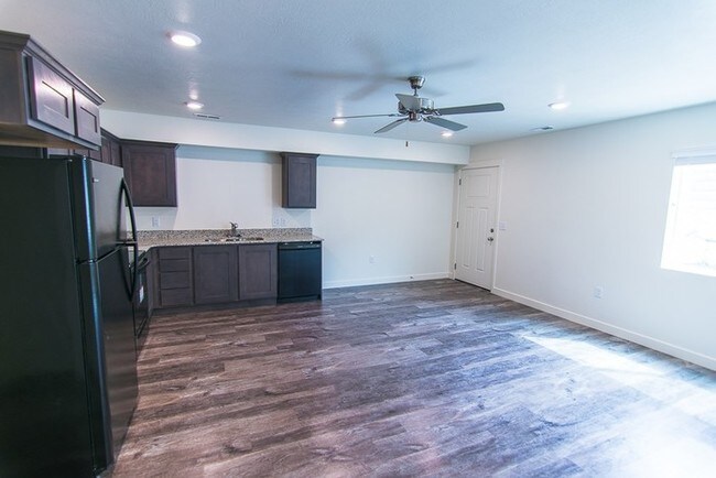 Foto del edificio - Granite Countertops! Brand New Townhome