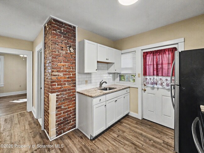 Foto del edificio - 1614 Linden St