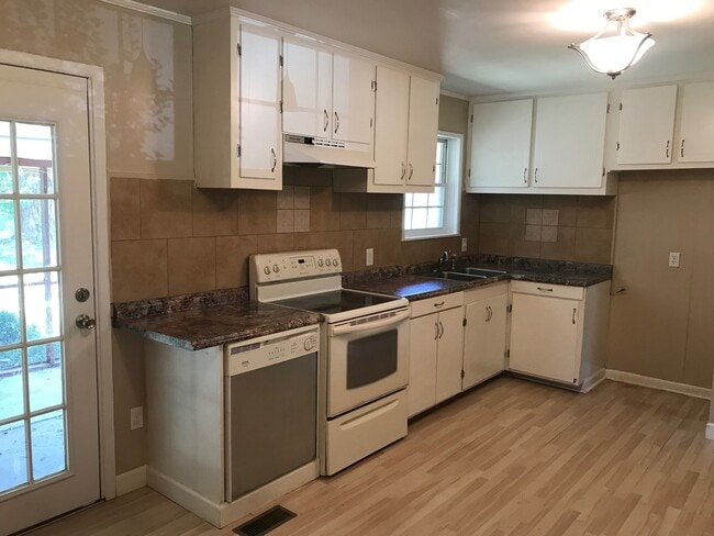 Foto del edificio - 330 Monte Vista Rd