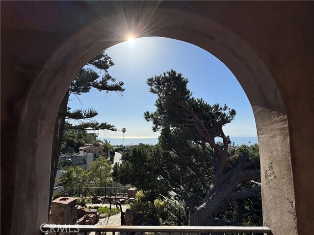 Foto del edificio - 573 Temple Hills Dr