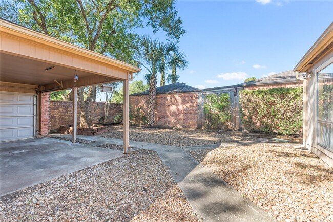 Foto del edificio - 8915 Beau Monde Dr