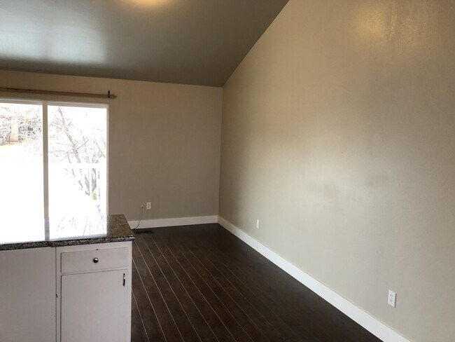Building Photo - 1790 E 5725 S