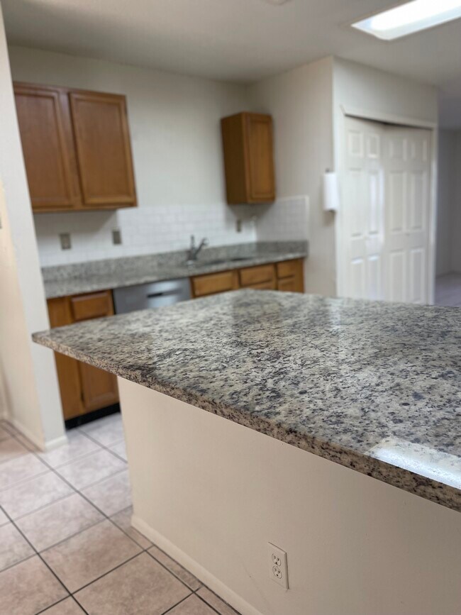 Building Photo - 7662 Aspen Park Dr