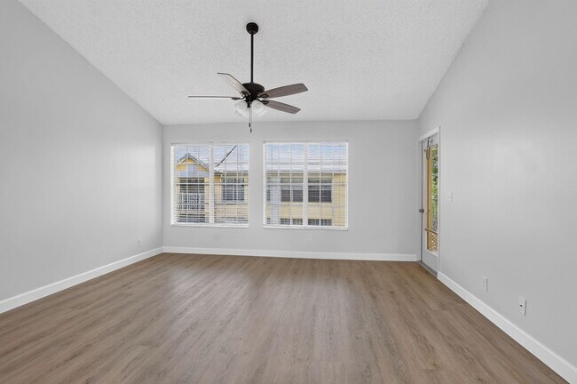 Building Photo - 6323 La Costa Dr