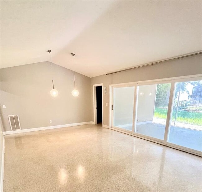 Foto del edificio - 1060 Jesse Ave