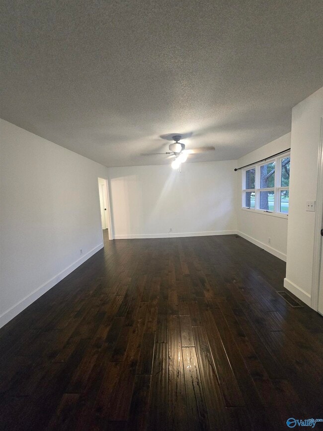 Foto del edificio - 6415 Marsh Ave NW