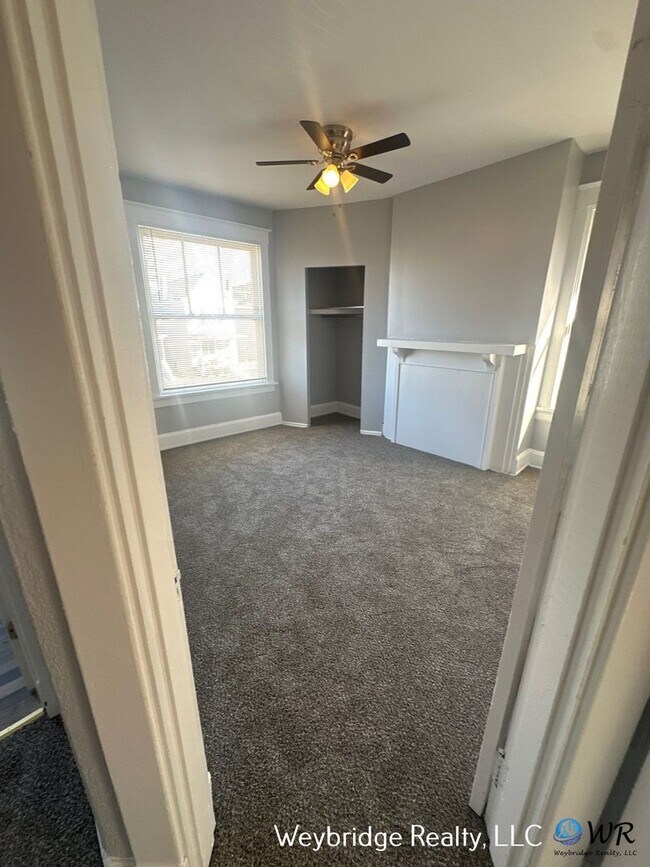 Building Photo - 407 Jackson Ave