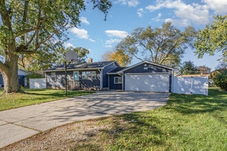 Building Photo - 15824 S Collins Dr