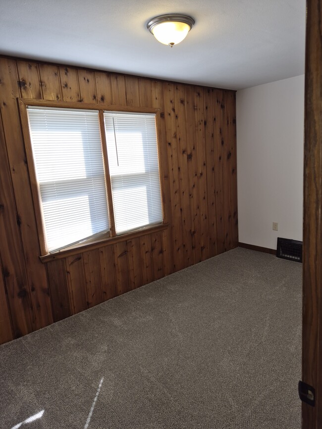 Building Photo - 202 Gadow Ln