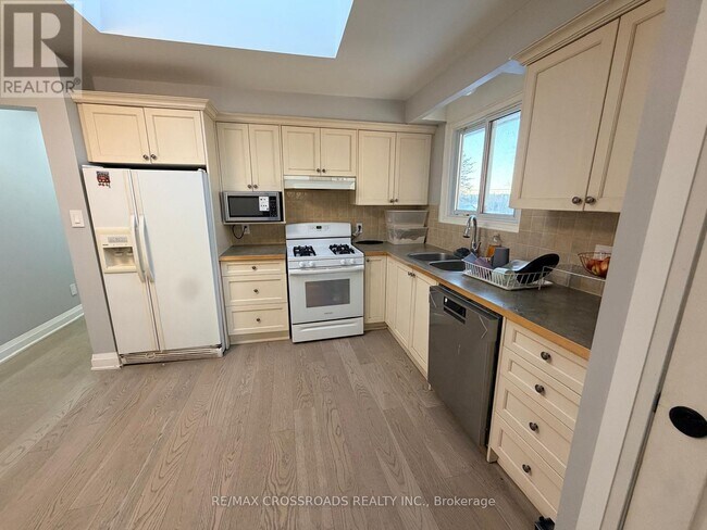 Photo du bâtiment - 804 Fairview Ave