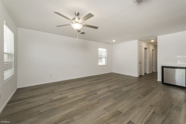 Building Photo - 4 br, 2 bath House - 150 Branch Village Way