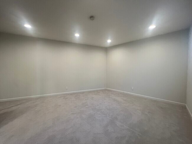 Foto del edificio - 685 San Bruno Ave