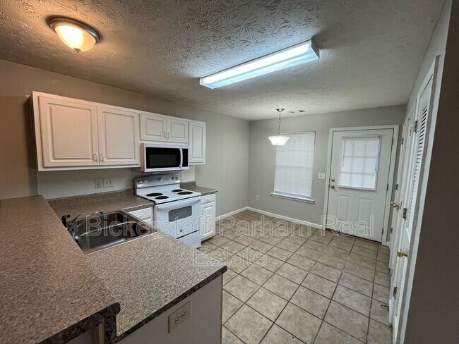 Building Photo - 6216 Crystal Dr