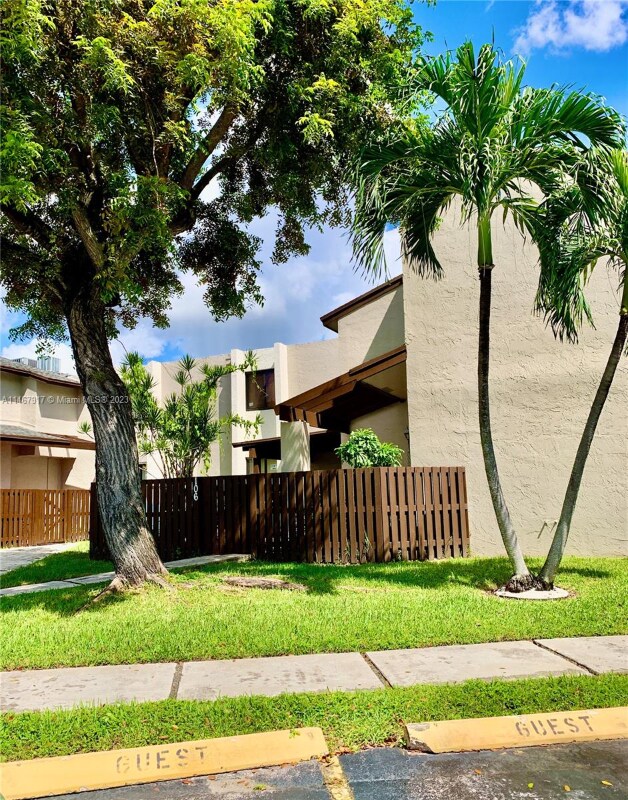 Primary Photo - 10292 NW 9th St Cir