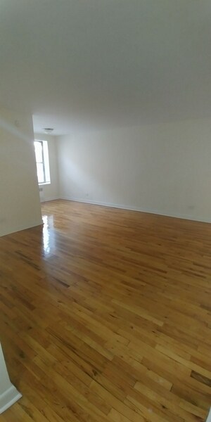 Foto del edificio - 105-40 62nd Rd
