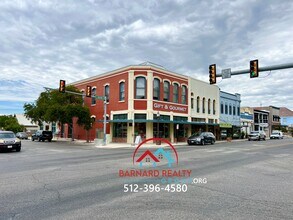Building Photo - 104 W Nolte St