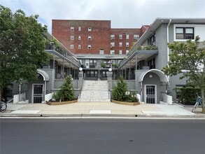 Building Photo - 470 E Broadway